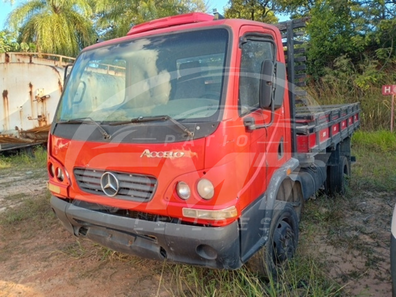 MERCEDES-BENZ 715C 2005/2006 VERMELHO