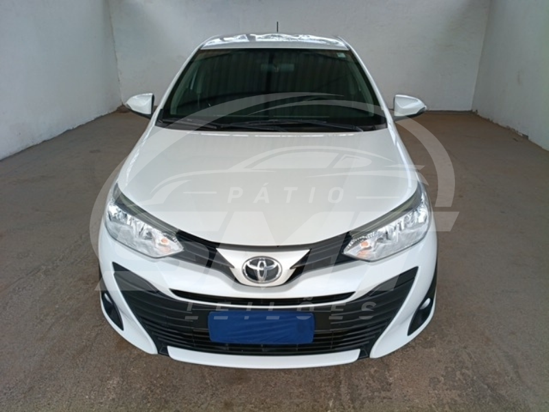 TOYOTA - YARIS SA PLS15CNT BRANCA 2021/2021 ALCO/GASO