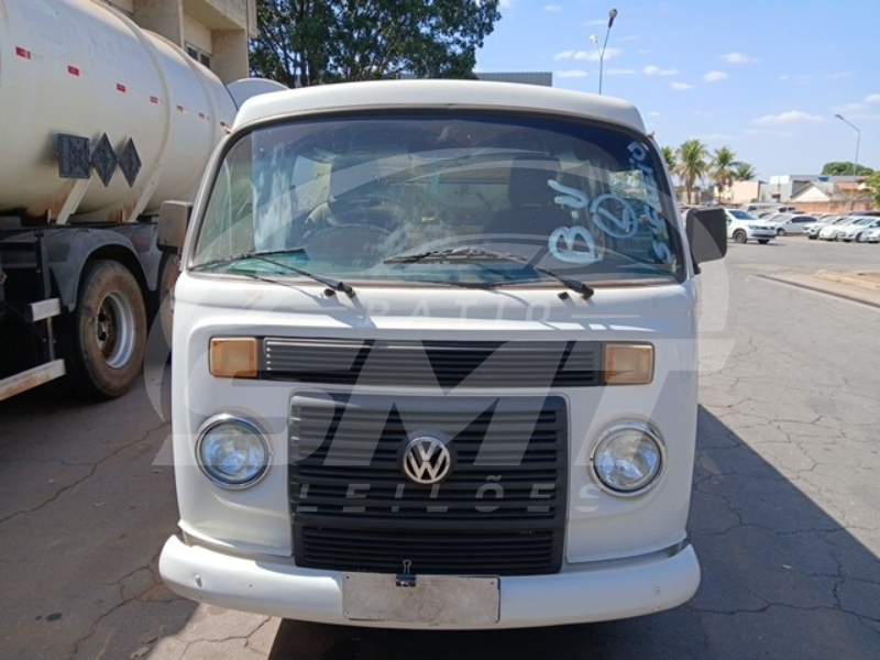 VOLKSWAGEN - KOMBI BRANCA 2012/2013 ALCO/GASO
